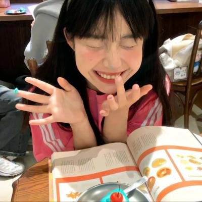 她恨我